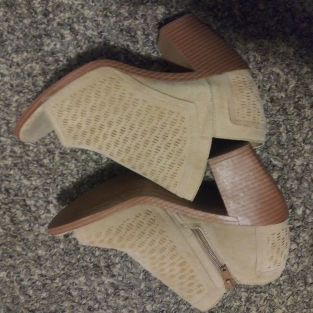 Celebrity pink sandals with zipper on the side